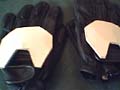 gloves_1_040407